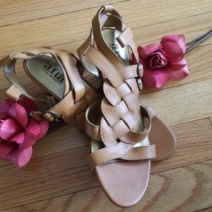 Braided sandals w double buckle